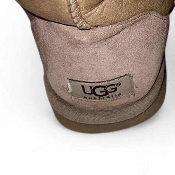 AUTHENTIC Light Brown Short Suede Ugg Boots - Picture 3 of 4